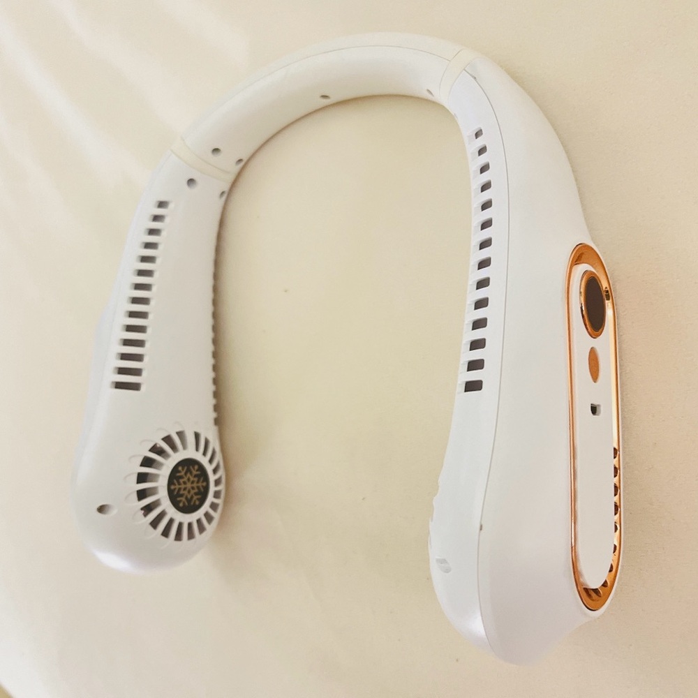 ❄️ White Portable Neck Fan – Rechargeable, 5-Speed 🤍 - Picture 2 of 4